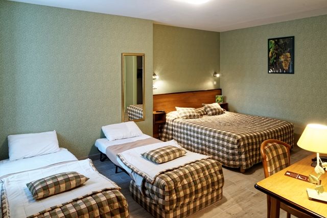Logis Des Trois Maures 호텔 Couches 외부 사진